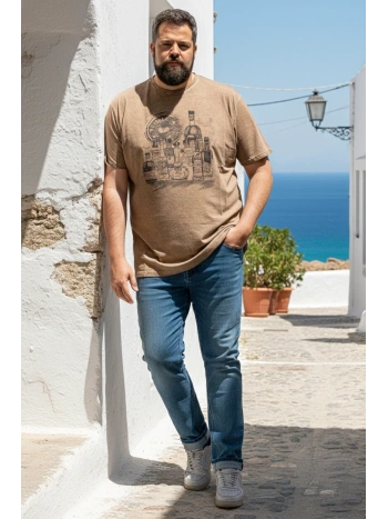 PLUS SIZE T-SHIRT WITH VINTAGE WHISKEY PRINT MAXFORT